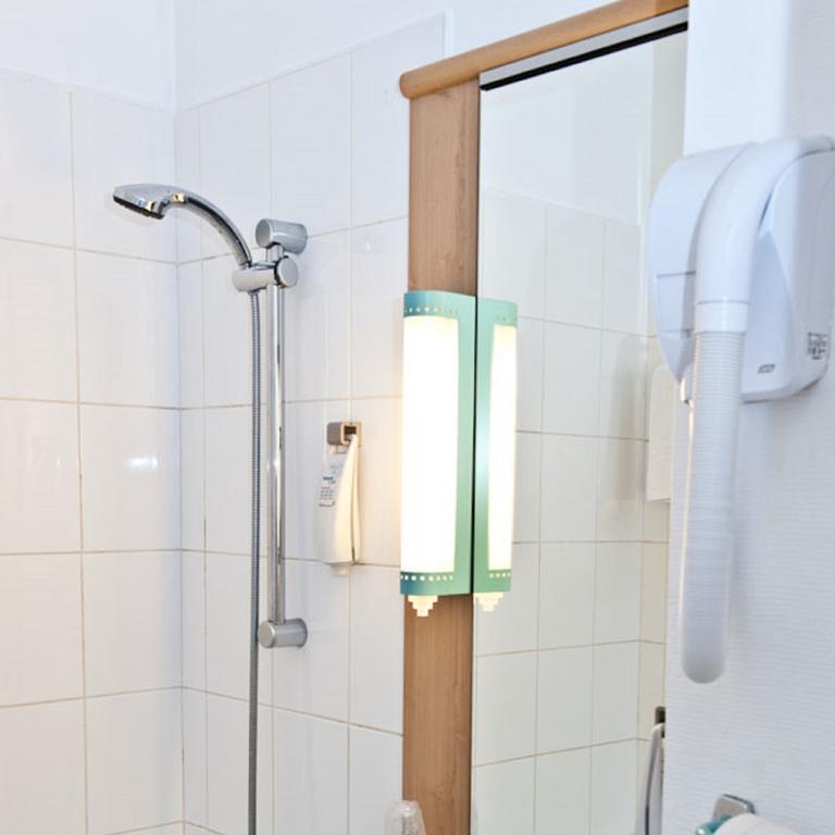 Egg Hotel Gonesse Zimmer foto
